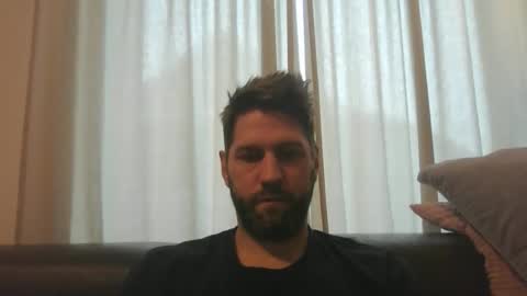 bubblebee1982 online show from December 14, 10:10 am