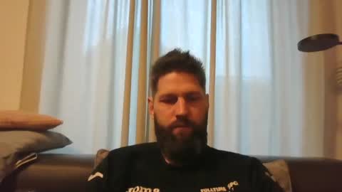 bubblebee1982 online show from December 18, 8:09 am