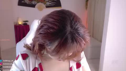 Snapshot of bubblewhite_ chatting on September 26, 2:41 am BubbleJereth online show from September 26, 2:41 am