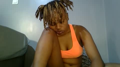 Snapshot of buga_baby chatting on October 21, 2:16 am buga_baby online show from October 21, 2:16 am