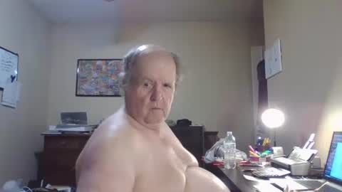 Snapshot of bullfrogg5050 chatting on September 17, 2:59 am bullfrogg5050 online show from September 17, 2:59 am