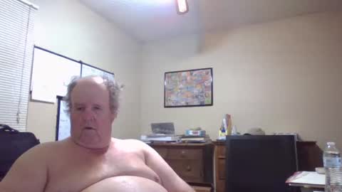 Snapshot of bullfrogg5050 chatting on September 22, 2:26 am bullfrogg5050 online show from September 22, 2:26 am