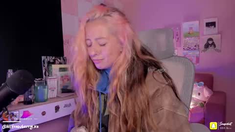 Snapshot of bun_nyx chatting on October 2, 4:33 am        online show from October 2, 4:33 am