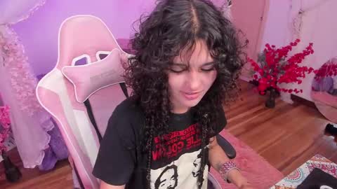 Snapshot of bunny_curly chatting on October 7, 2:13 pm Bunny online show from October 7, 2:13 pm