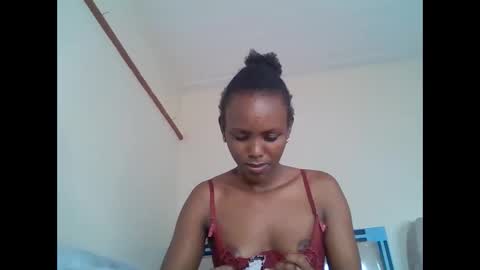 Snapshot of bunnydiva_ chatting on October 5, 9:18 am bunnydiva_ online show from October 5, 9:18 am