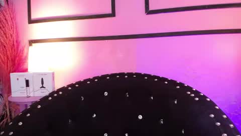 Snapshot of bunnyleahxxx chatting on September 18, 7:51 pm ANASTASIA online show from September 18, 7:51 pm