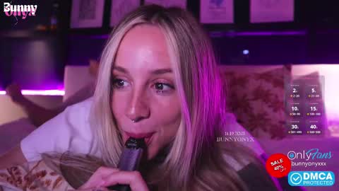 Stephanie   Next stream SUNDAY   6pm  PDT online show from November 19, 11:03 pm