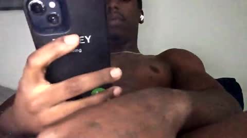 Snapshot of burgerboy06 chatting on December 4, 5:05 pm burgerboy06 online show from December 4, 5:05 pm