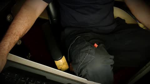 Hairy Arabian online show from October 31, 5:30 am