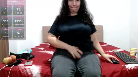 Snapshot of bustyemma chatting on October 9, 10:43 am Emma online show from October 9, 10:43 am