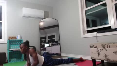 Snapshot of butt3rcup chatting on September 18, 3:43 am Goddess online show from September 18, 3:43 am