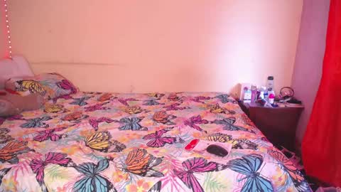 butterfly_rouse online show from October 11, 3:26 pm