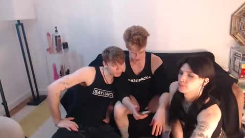 Caden Dior online show from April 2, 1:46 am