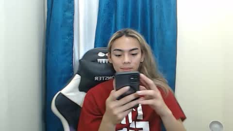 caitessa_bellemoir online show from March 26, 8:47 pm