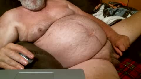 Snapshot of cajungrey75 chatting on December 17, 2:55 am cajungrey online show from December 17, 2:55 am