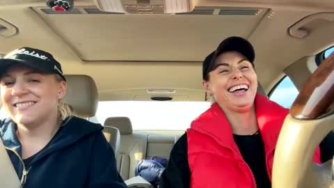 The Cali Cambri online show from February 1, 9:40 pm