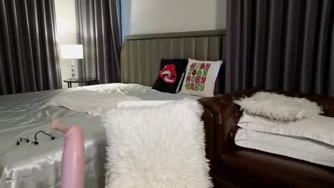 Call Me Linda online show from January 26, 9:08 am