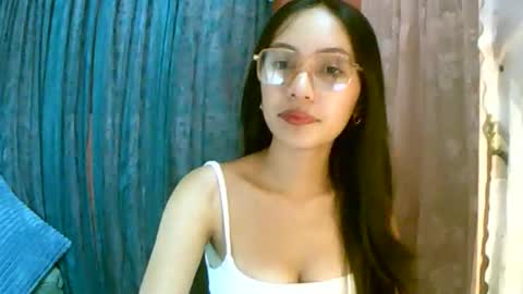 Freya online show from December 3, 10:49 am