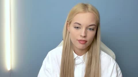 Snapshot of callmemargo chatting on September 21, 10:41 am Im Margo where is my Joker online show from September 21, 10:41 am