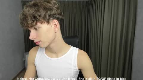 Snapshot of calvin_loves_you chatting on October 21, 2:10 pm Hey I am Calvin online show from October 21, 2:10 pm