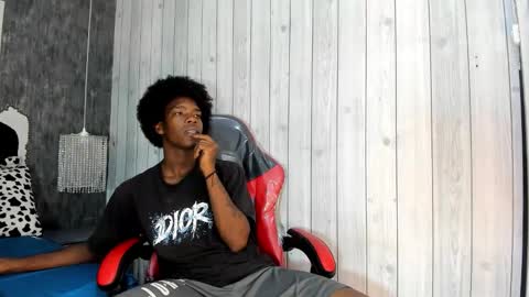 Snapshot of cam_brown chatting on October 24, 4:24 am           online show from October 24, 4:24 am
