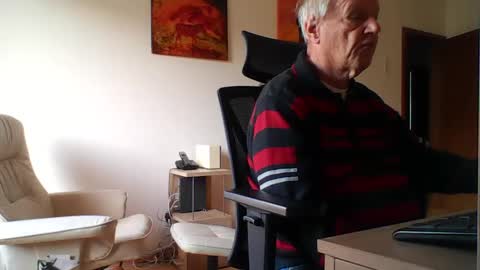 camcologne online show from December 16, 10:32 am