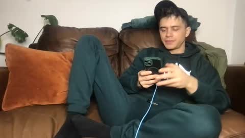 CamDoAttitude online show from February 7, 10:35 pm