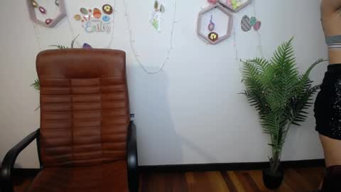 Cameronenns online show from April 10, 1:16 pm