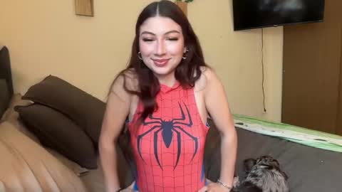 Snapshot of cami_calderon chatting on October 10, 5:19 pm Camila online show from October 10, 5:19 pm