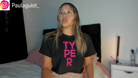 Snapshot of cami_hunter chatting on February 15, 8:33 pm online show from February 15, 8:33 pm
