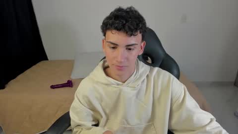 camiboy666 online show from December 1, 1:36 am