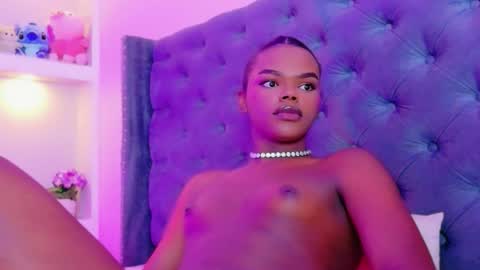 camiestrada online show from October 19, 11:53 pm