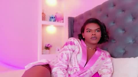 camiestrada online show from October 5, 11:01 pm