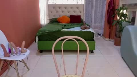 Snapshot of camil_milfdream chatting on September 22, 11:25 am Camil online show from September 22, 11:25 am