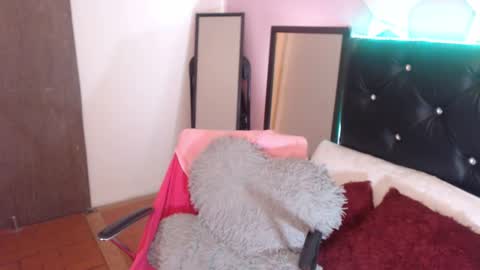 Snapshot of camila_delarosa chatting on October 18, 5:39 pm camila online show from October 18, 5:39 pm