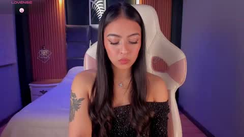 Snapshot of camila_dupont chatting on October 1, 4:00 am Camila online show from October 1, 4:00 am