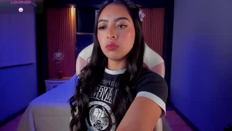 Snapshot of camila_dupont chatting on October 13, 4:25 am Camila online show from October 13, 4:25 am