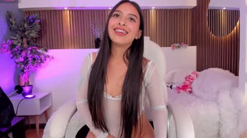 Snapshot of camila_dupont chatting on January 18, 12:35 am Camila online show from January 18, 12:35 am