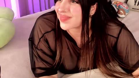 Snapshot of camila_matinez_ chatting on February 20, 11:32 pm Camila online show from February 20, 11:32 pm