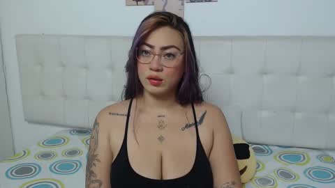 Snapshot of camila_sweet_3 chatting on September 15, 12:17 pm Camila online show from September 15, 12:17 pm