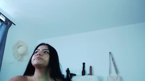 Snapshot of camila_torresss chatting on September 29, 8:08 pm camila_torresss online show from September 29, 8:08 pm