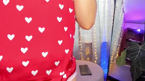 Snapshot of camilaandrade_ chatting on February 28, 2:31 pm Cami online show from February 28, 2:31 pm