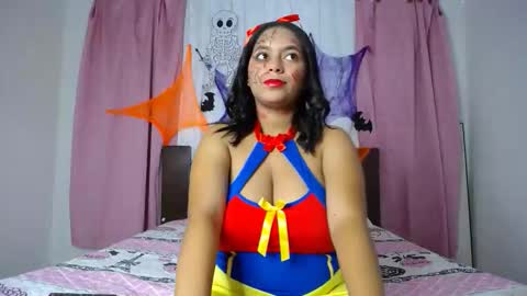 camilasex0 online show from October 31, 10:54 pm