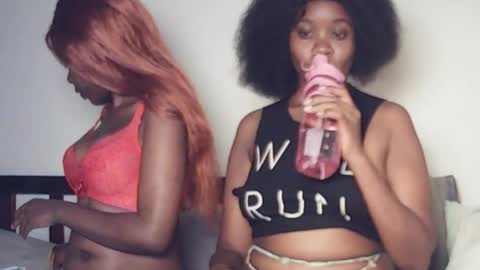 camiii online show from April 27, 7:06 am