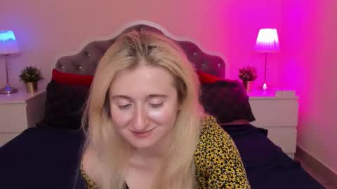 Snapshot of camilladreamer chatting on October 10, 5:30 pm camilladreamer online show from October 10, 5:30 pm