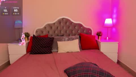 Snapshot of camilladreamer chatting on September 30, 3:44 pm camilladreamer online show from September 30, 3:44 pm
