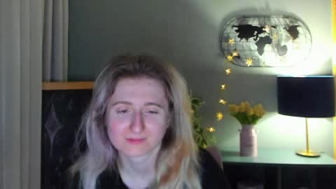 camilladreamer online show from April 3, 11:00 pm