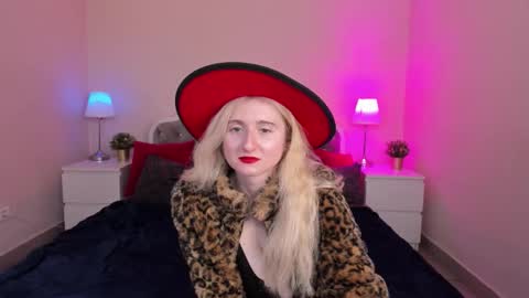 Snapshot of camilladreamer chatting on October 17, 9:57 am camilladreamer online show from October 17, 9:57 am
