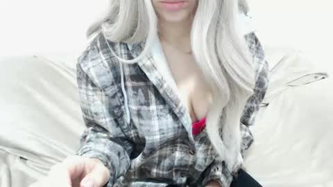 CamilleBunny online show from December 15, 4:30 am