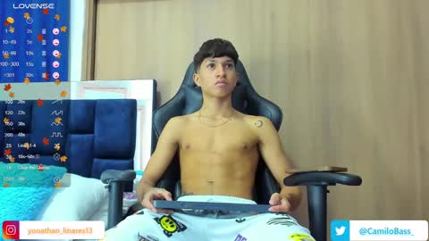 Snapshot of camilobass_ chatting on February 22, 10:52 pm Camilo Bass online show from February 22, 10:52 pm